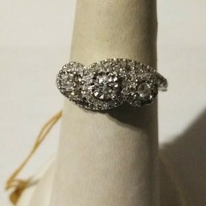 10k white gold diamond ring size 7.5